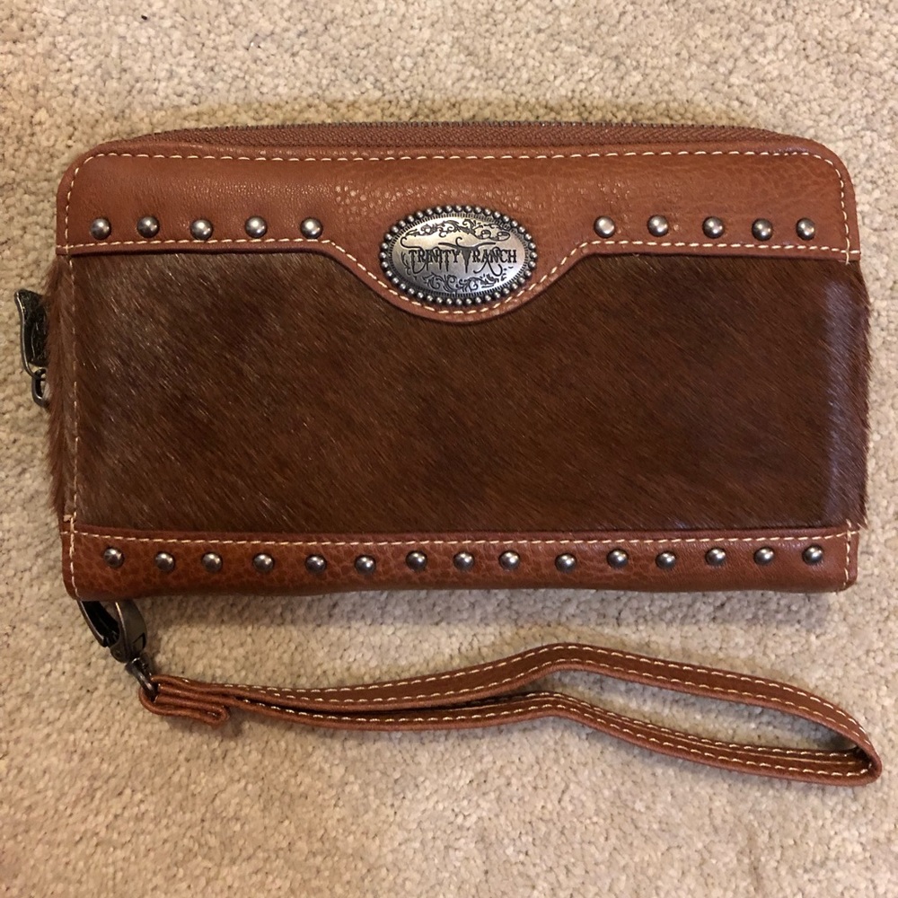 NWOT Trinity Ranch “Hair On” Tan Wallet/Wristlet